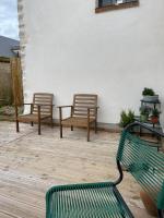 La cour fleurie - B&B Neuville-aux-Bois