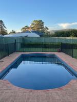 Spacious resort style property with pool in Mudgee - Rest Easy Mudgee Villa - B&B Mudgee