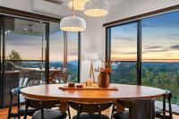 The Ridge at Maleny Deluxe Residence - Panoramic Valley Views - Bed and Breakfast Maleny