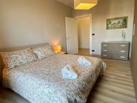 B&B Centallo - Elegante Appartamento Tre Amis - Doppio Garage & Free WiFi - Bed and Breakfast Centallo
