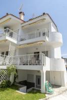 Euphoria beachfront holiday home - B&B