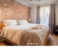 B&B Montreal - Cozy Montreal Suites in Prime Location - Bed and Breakfast Montreal