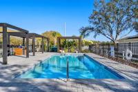 3MI from Disney- Modern 3BD 3BA + Grill - Bed and Breakfast Kissimmee