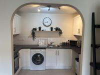 B&B Londen - Remarkable 2-Bed Apartment in London - Bed and Breakfast Londen