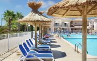 Studio Résidence 3 étoiles Odalys Les Océanides Piscine Plage Argentière parking boite à clé - B&B La Londe-les-Maures