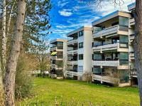 3 Zimmer Apartment, 90 qm, ruhig und zentrumsnah, max 6 Pers, 15 qm Balkon , private Garage, Internet 1000 MBit - Bed and Breakfast