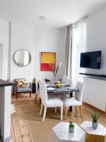 B&B Brussels - New Cozy Apartments In Porte de HAL - Bed and Breakfast Brussels