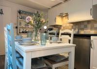 B&B Newlyn - Mermaid Cottage Mermaid Cottage Newlyn Sleeps 5 - Bed and Breakfast Newlyn