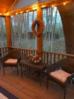 Knotty but Nice-sleeps 6-one minute to lake! - B&B Three Oaks
