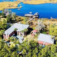 Waterfront Property with Pool & Dock - Ferienwohnung