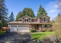 Kirkland's Expansive Custom-Built Family Haven Near Juanita - B&B
