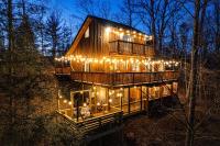 The Family Stone Luxe Cabin Sleeps 12 Hot tub Dogfriendly Dollywood - B&B