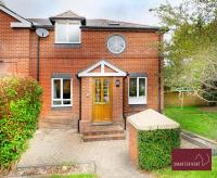 B&B Cove - Farnborough - Peel Court - 2 Bed Parking & Garden - Bed and Breakfast Cove