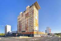 Spacious 2BR apartment with free parking in Lisbon by Soulplaces - B&B Lisbona