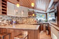 White Mountain Escape with Separate In-Law Suite! - B&B Thornton