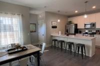 Main Floor New Charming 2 Bedroom Condo - B&B Bettendorf