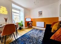 "Beachcomber" Cosy Town Centre & Beach Apartment! - Ferienwohnung