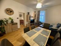 B&B Krems an der Donau - Bobbys Gartenapartment - Bed and Breakfast Krems an der Donau