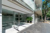 Rawson Park a media cuadra del Hospital Italiano by Debarrio Aparts - B&B Buenos Aires