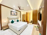 HOTEL VEDANGAM INN ! VARANASI - Forɘigner's Choice ! fully Air-Conditioned hotel with Parking availability, near Kashi Vishwanath Temple, and Ganga ghat