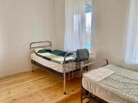 Dreibettzimmer mit Bergblick