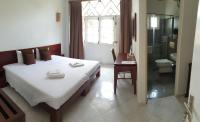 Double or Twin Room with Partial Sea View