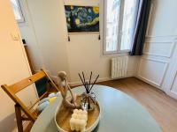 B&B Paris - Dream Dwell Paris- 650m to Notre Dame Apartment near Odéon - Bed and Breakfast Paris