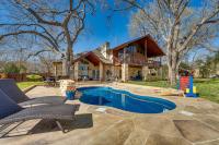 Seguin Riverfront Retreat Fishing Dock and Kayaks! - B&B