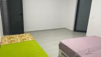Dreibettzimmer mit eigenem Bad