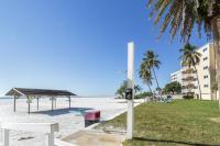 Jamaica Royale Beach Happiness - Bed and Breakfast Siesta Key