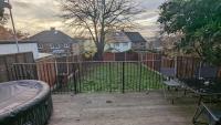 Super 7Bed House - Hot Tub - Large Gathering Meets - Chambres d’hôtes