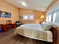 B&B Aurora - Newly Renovated Home in Central Aurora - Bed and Breakfast Aurora