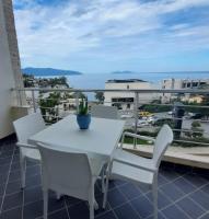 Marina Chic Apartment - Bed and Breakfast Vlorë