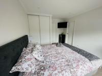 B&B Auckland - Matuhi Deluxe studio with kitchenette - Bed and Breakfast Auckland