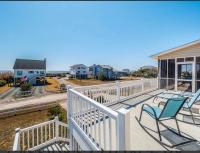 B&B Oak Island - 3 Bedroom ocean view close to pier and pet friendly! - Bed and Breakfast Oak Island