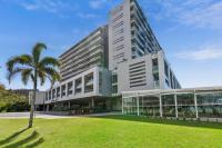 Lux Waterfront at Harbour Lights, prime location, Pool, Gym, Sauna - B&B Cairns