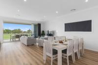 South Beach Escape - Sensational Shell Cove Living - Bed and Breakfast Shellharbour