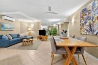 Reef I Lakes Resort Cairns I Pools I BBQ I - B&B Edge Hill