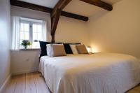 Camera Matrimoniale con Bagno in Comune 