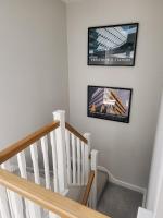 Private room in townhouse near Heathrow & Windsor - B&B
