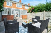 Luxurious 3 Bedroom House with Parking 73B - Top Rated - Netflix - Wifi - Smart TV - Chambres d’hôtes