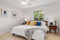 B&B Alachua - Serenity Terrace KING bed w Lounge & Coffee Bar - Bed and Breakfast Alachua