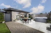 Salt Life, Dunes at Upton Towans - Hot tub - Pet friendly - Self check in - B&B Hayle
