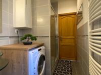 Résidence Investar appartement 4 Superbe T2 meublé, Gare 10mn à pied - Chambres d'hôtes Montluçon