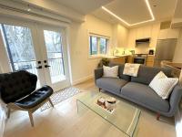 Modern Apartment Close To The Beach with Parking - B&B Toronto