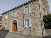 Gîte XIIIème siècle - 3 étoiles - WIFI - Salle de sport - Bed and Breakfast Osse-en-Aspe