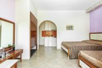 Studio (2 Adults)