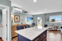 Oceans Retreat 1B 2Ba Steps to Pool Atlantic Oc - Bed and Breakfast Marathon