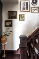 Designer Home, Hot Tub, Private Yard, & Projector - B&B Hudson