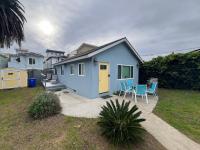 B&B Oceanside - Blocks To The Beach Huge Private Fence Yard Home - Bed and Breakfast Oceanside